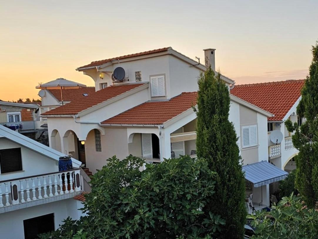 Apartmani Juric Вир Экстерьер фото