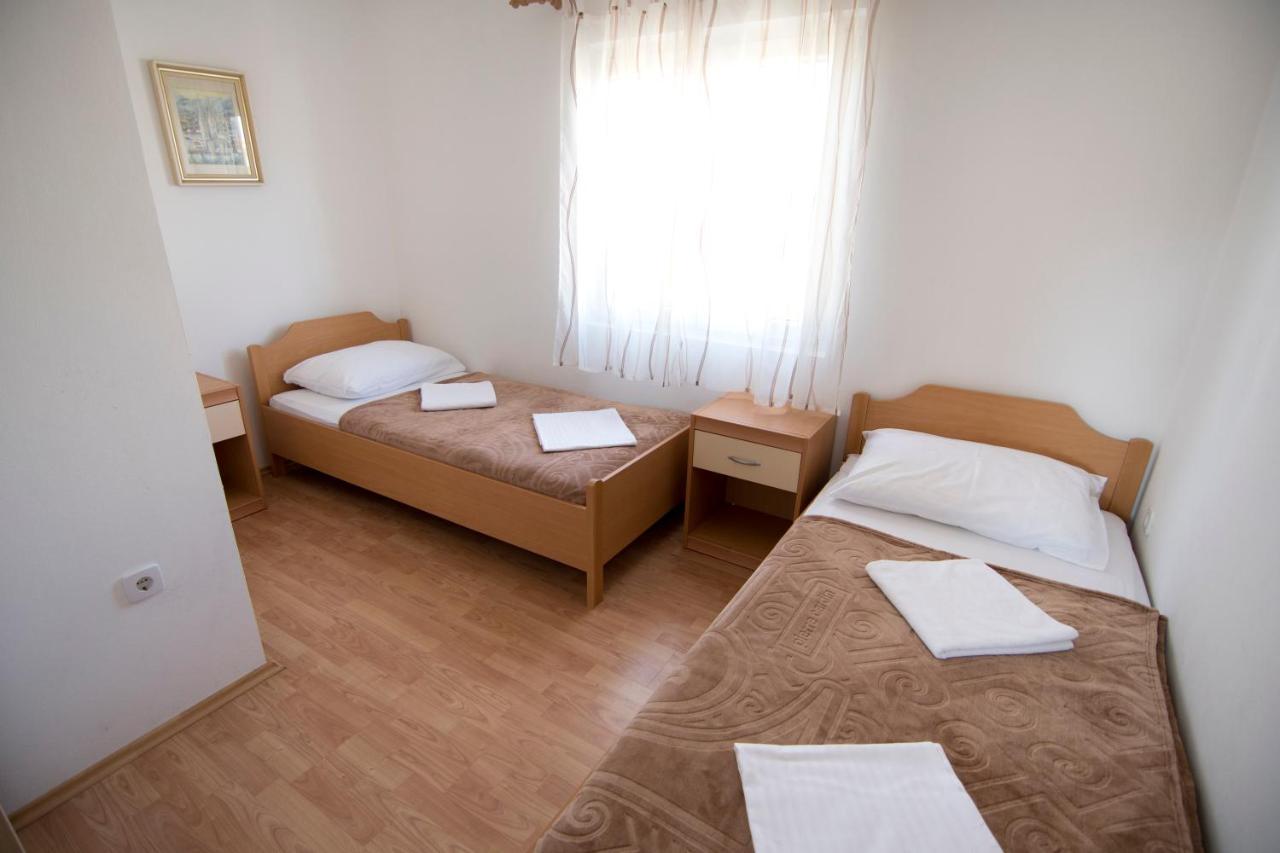 Apartmani Juric Вир Экстерьер фото