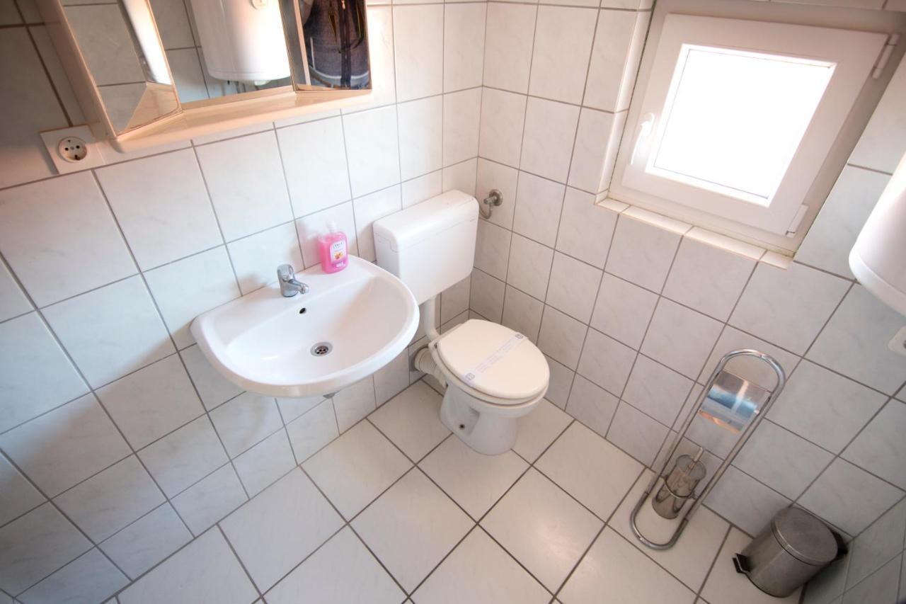 Apartmani Juric Вир Экстерьер фото